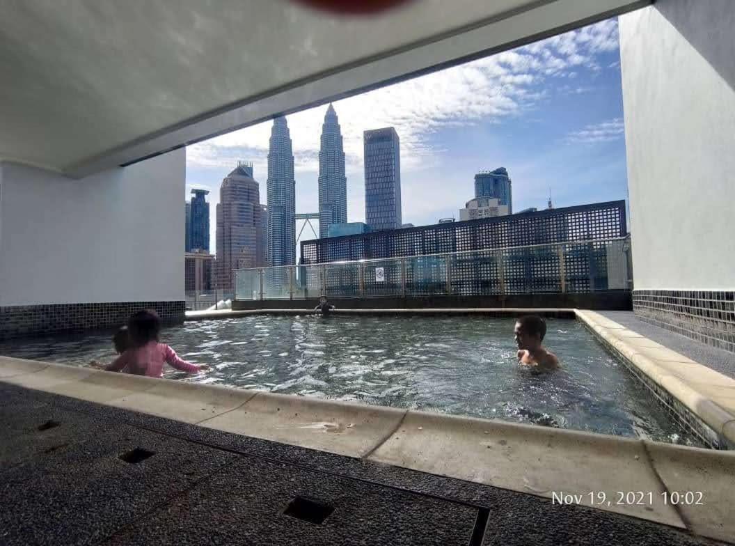 Klcc Legasi Direct View With A Superking Bed At A 3-Bedroom Premium Unit Kuala Lumpur Eksteriør bilde